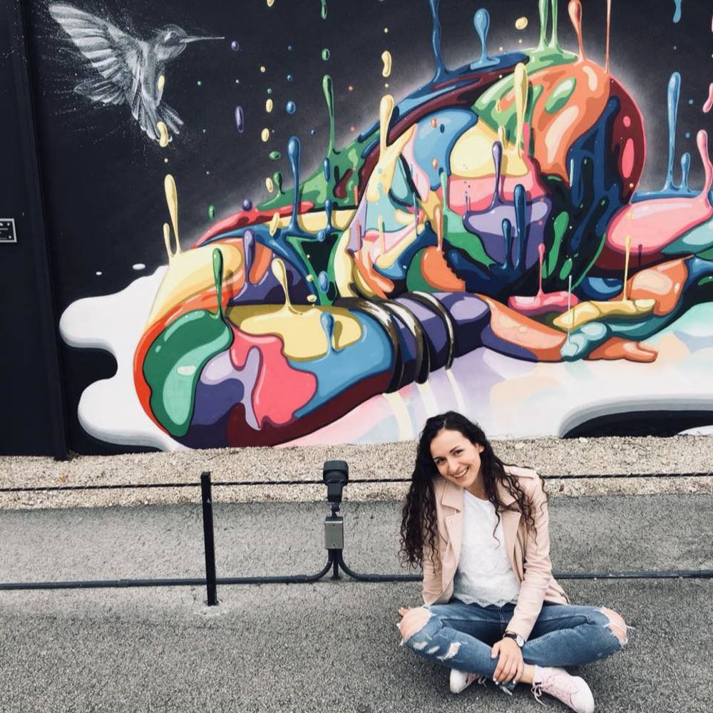 Meet your Posher, Estera